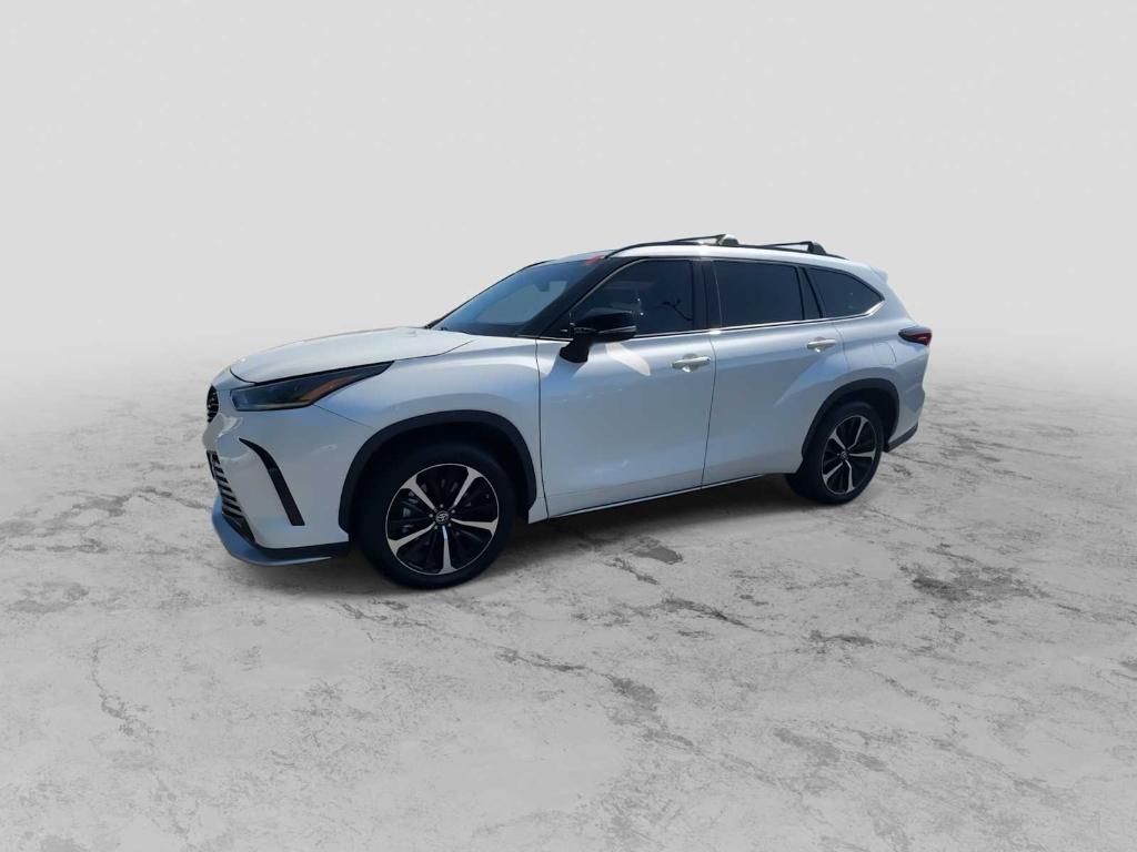 used 2021 Toyota Highlander car, priced at $35,281