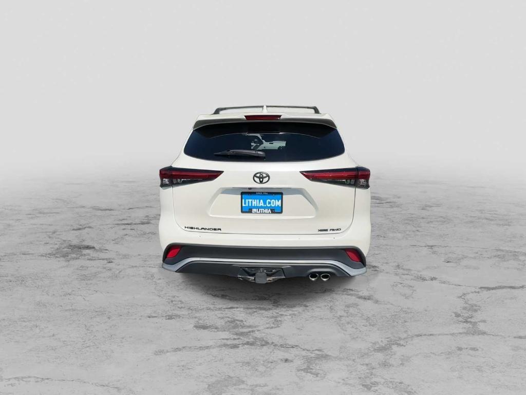 used 2021 Toyota Highlander car, priced at $35,281
