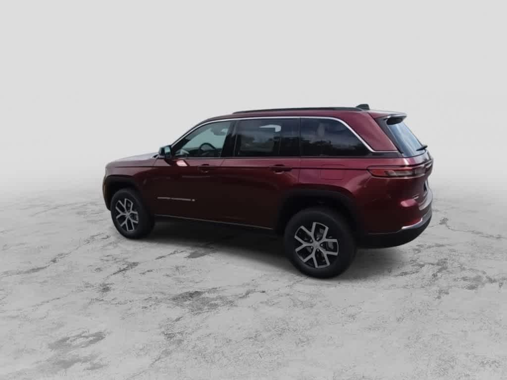 new 2025 Jeep Grand Cherokee car, priced at $47,000