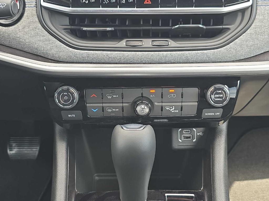 new 2025 Jeep Compass car, priced at $26,990