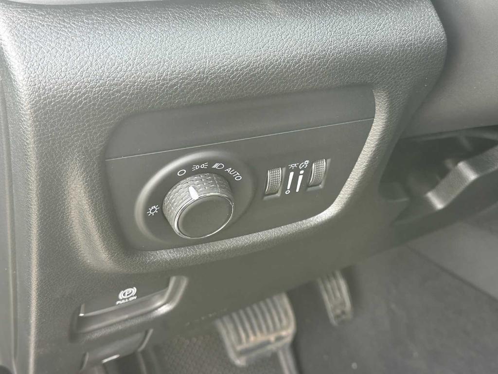 new 2025 Jeep Grand Cherokee L car, priced at $41,498