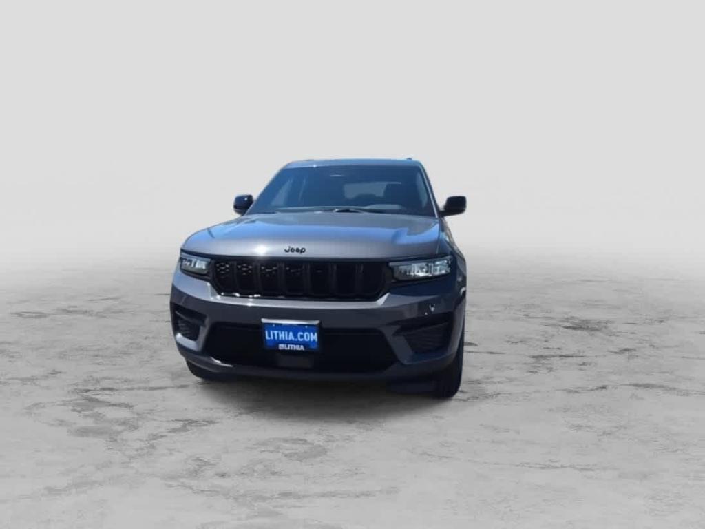 new 2025 Jeep Grand Cherokee car, priced at $40,779