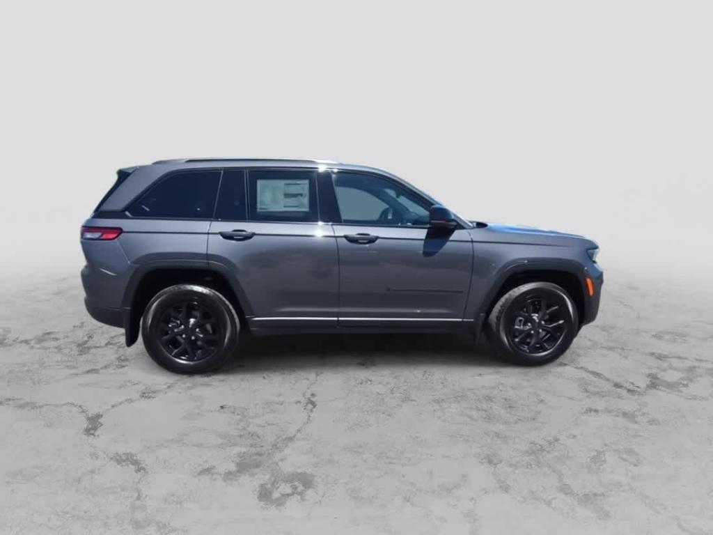 new 2025 Jeep Grand Cherokee car, priced at $40,779