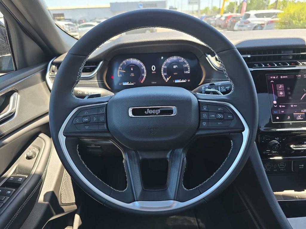 new 2025 Jeep Grand Cherokee car, priced at $40,430