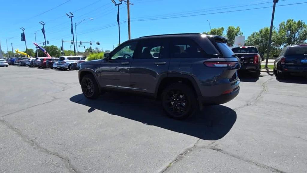 new 2025 Jeep Grand Cherokee car, priced at $40,430