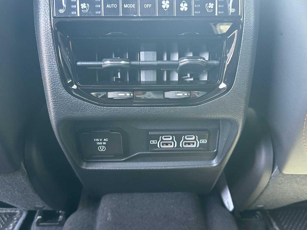 new 2025 Jeep Grand Cherokee L car, priced at $65,763
