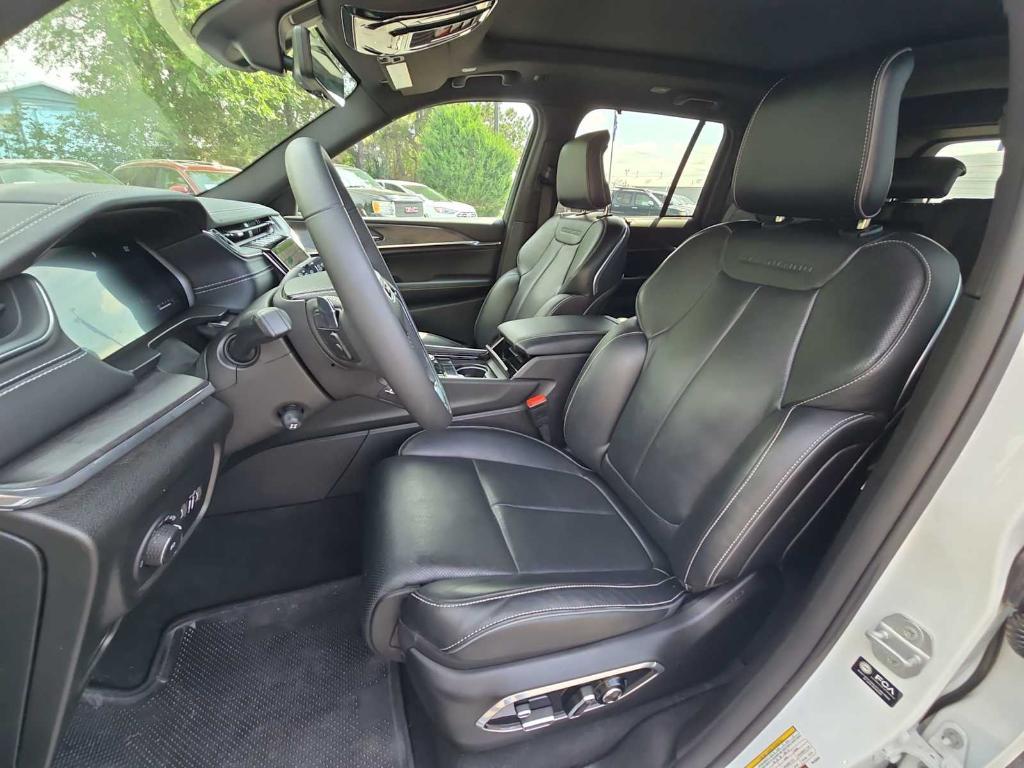 used 2023 Jeep Grand Cherokee car, priced at $39,568
