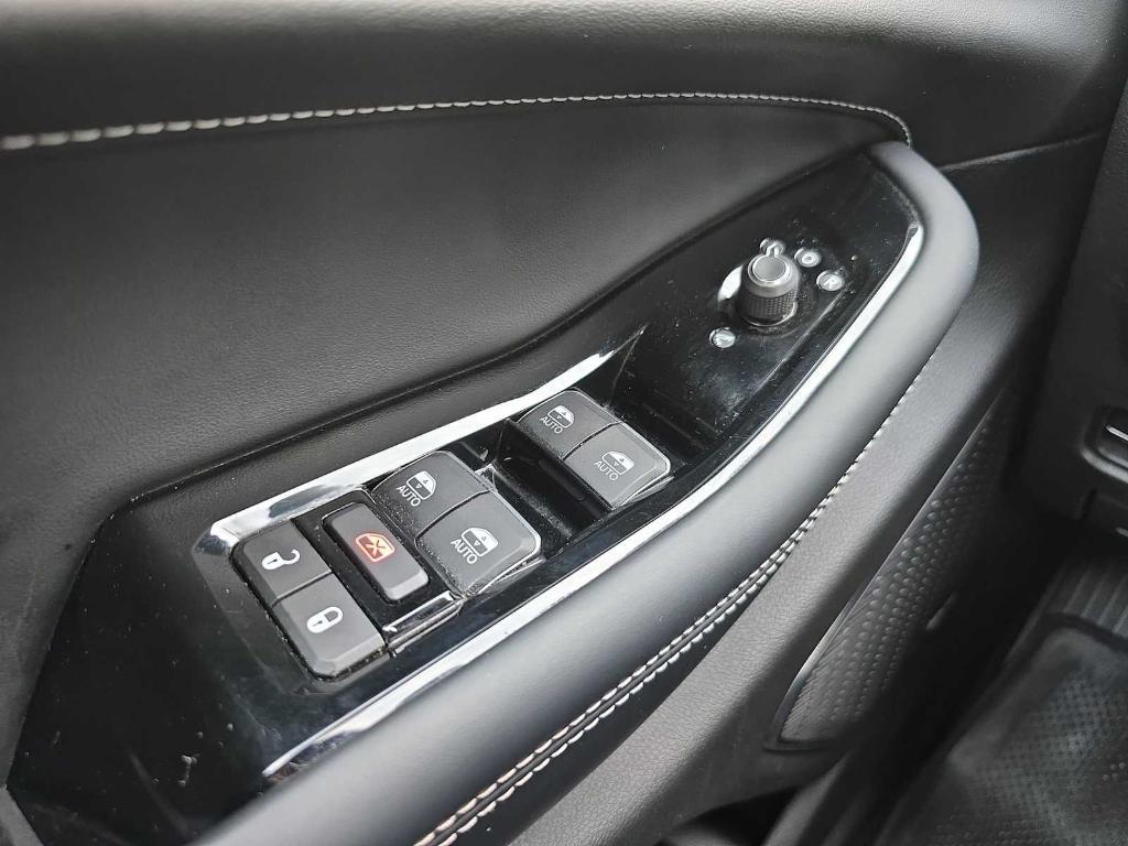 used 2023 Jeep Grand Cherokee car, priced at $39,568