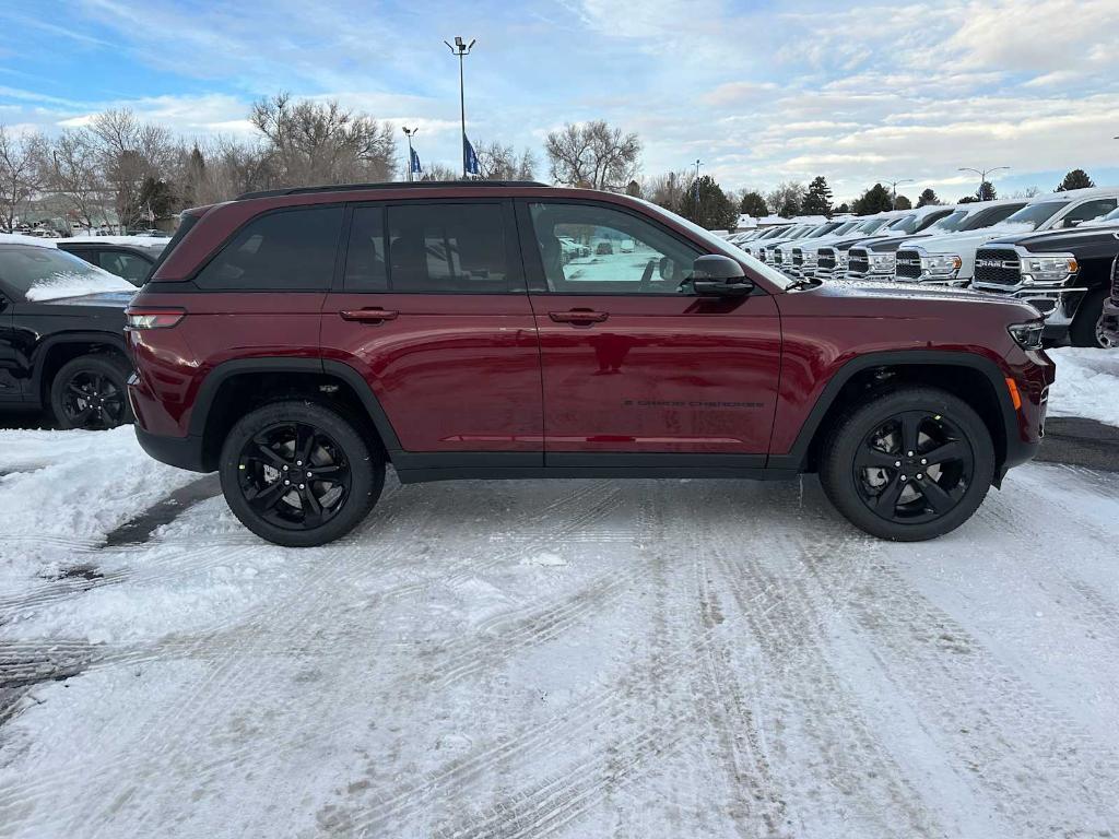 new 2025 Jeep Grand Cherokee car, priced at $48,611