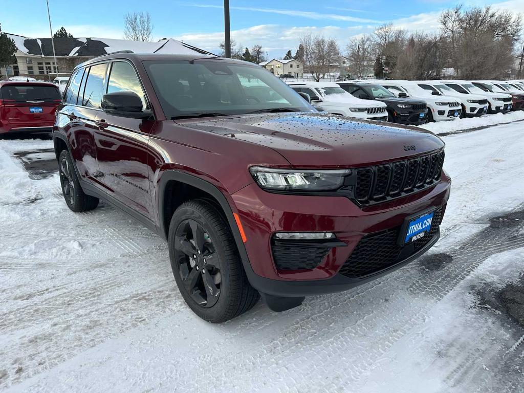 new 2025 Jeep Grand Cherokee car, priced at $48,611