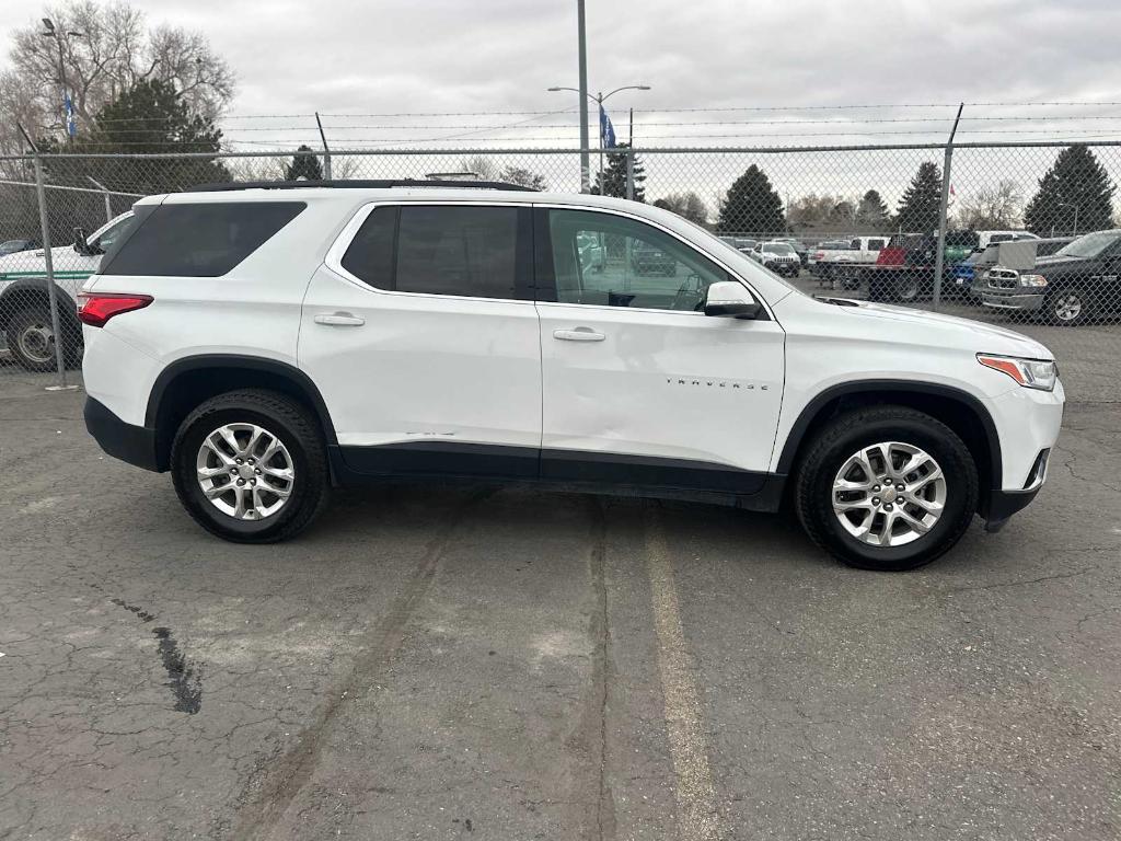 used 2021 Chevrolet Traverse car, priced at $24,000