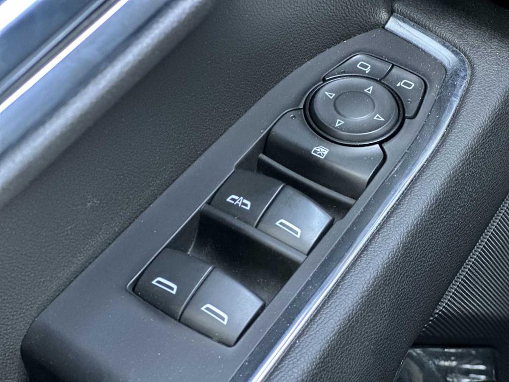 used 2023 GMC Sierra 1500 car, priced at $28,679