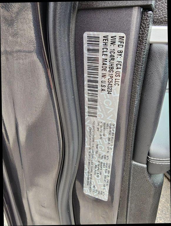used 2023 Jeep Grand Cherokee car, priced at $28,994