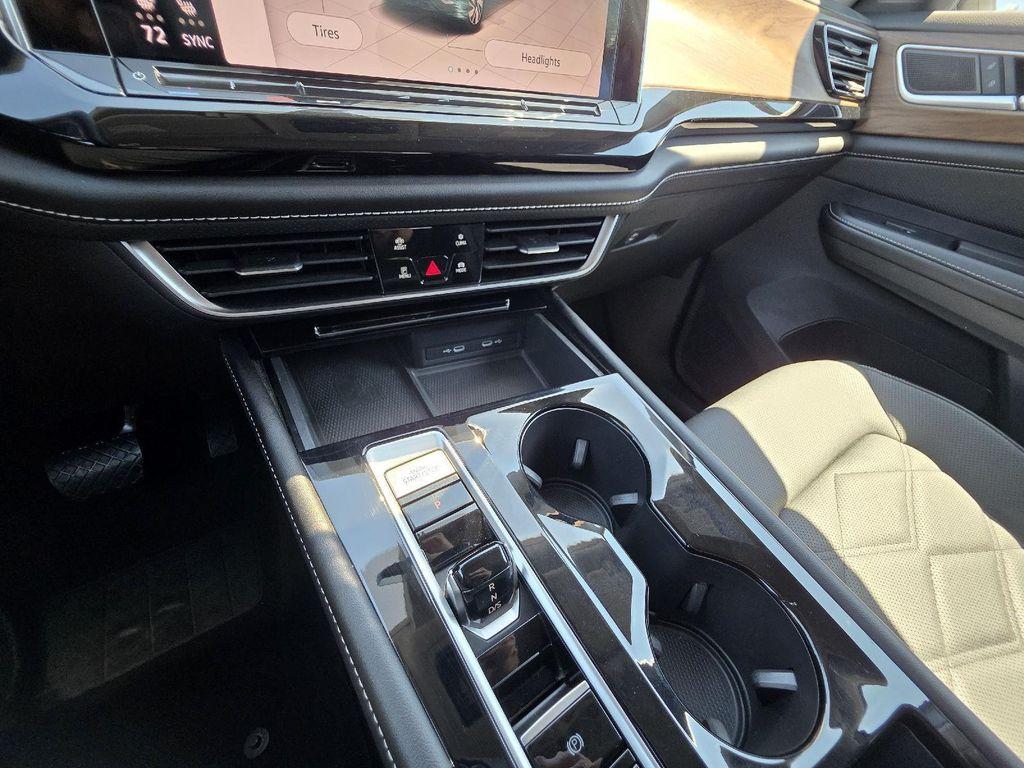 used 2024 Volkswagen Atlas car, priced at $31,199