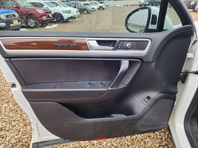 used 2016 Volkswagen Touareg car, priced at $14,900