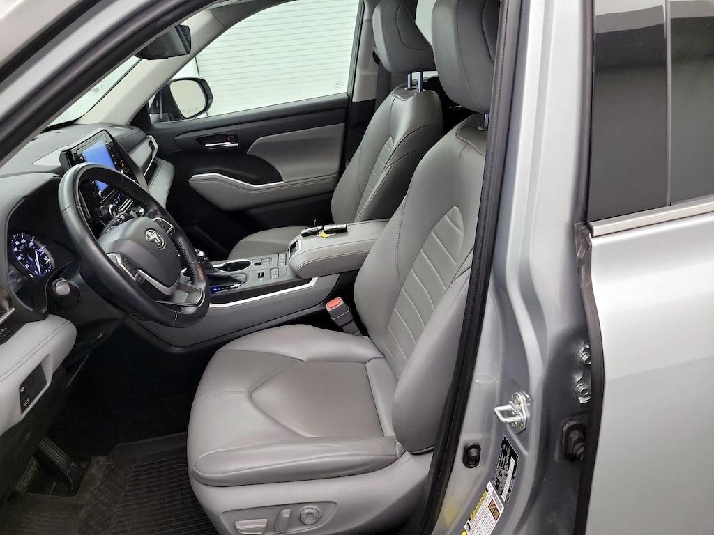 used 2022 Toyota Highlander car, priced at $37,998