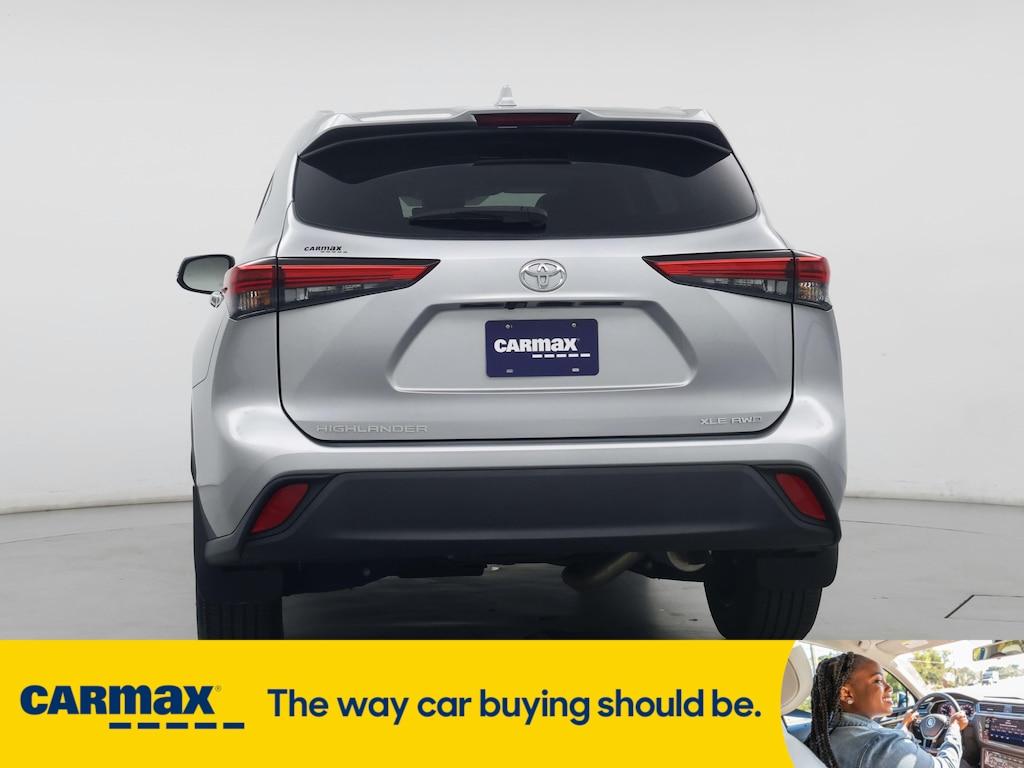 used 2022 Toyota Highlander car, priced at $37,998