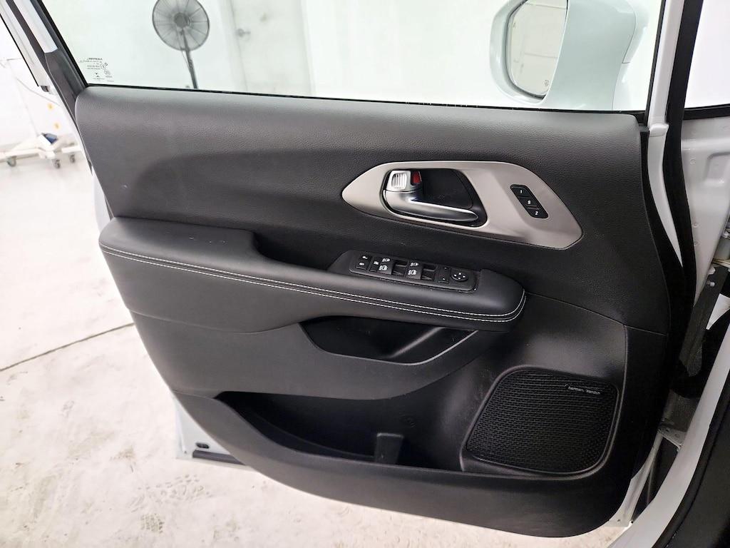 used 2021 Chrysler Pacifica car, priced at $35,998