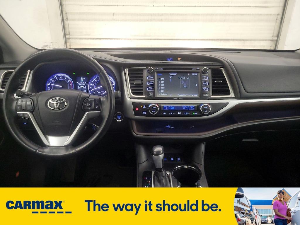 used 2014 Toyota Highlander car, priced at $20,998