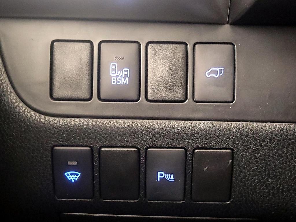 used 2014 Toyota Highlander car, priced at $20,998