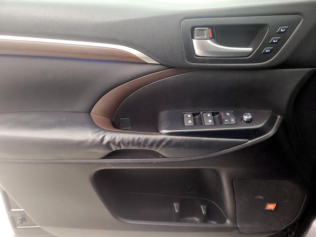 used 2014 Toyota Highlander car, priced at $20,998
