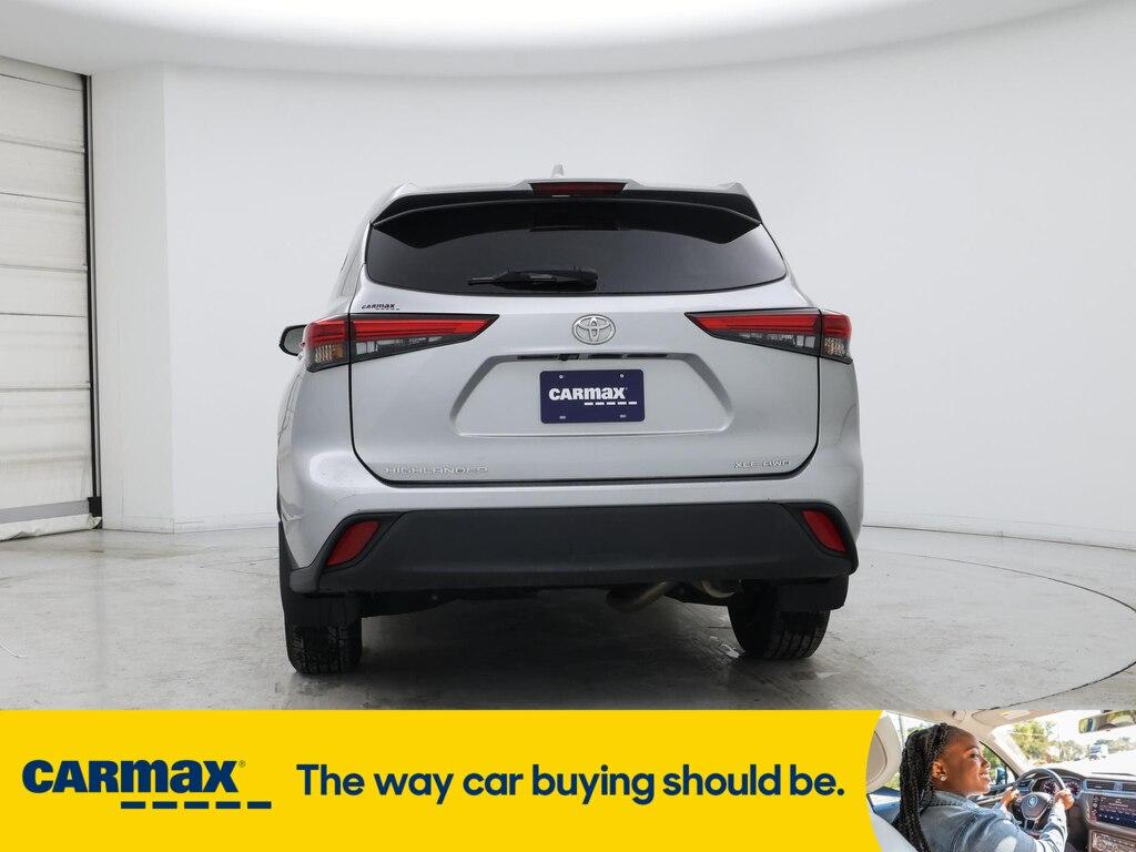 used 2022 Toyota Highlander car, priced at $35,998