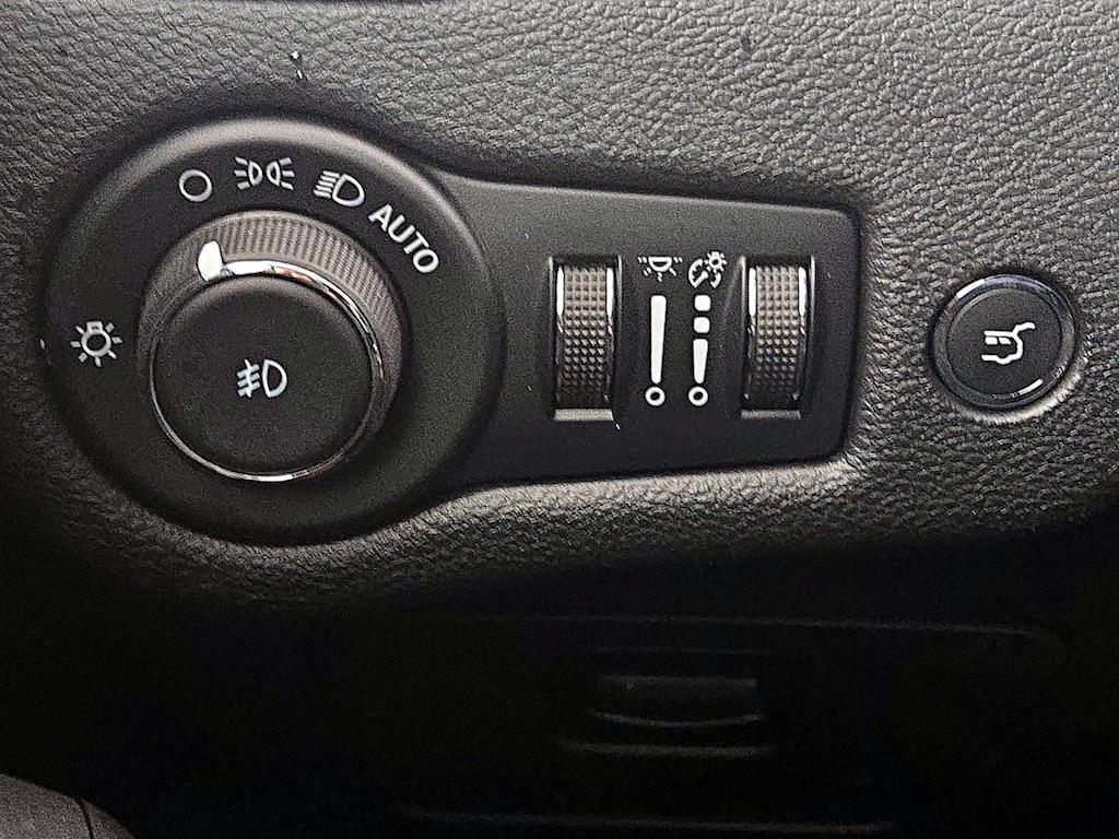 used 2021 Jeep Cherokee car, priced at $21,998