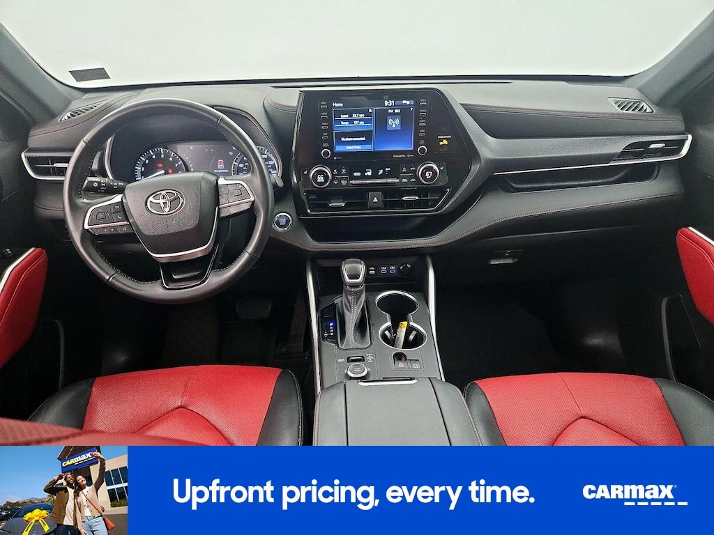 used 2022 Toyota Highlander car, priced at $36,998