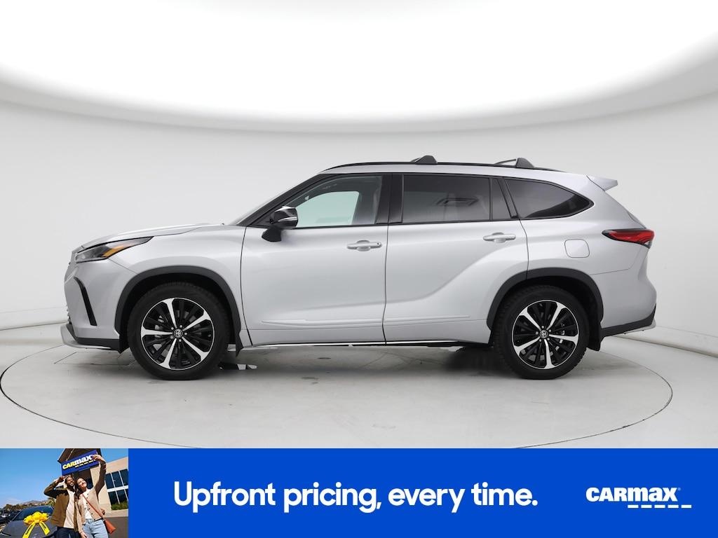 used 2022 Toyota Highlander car, priced at $36,998