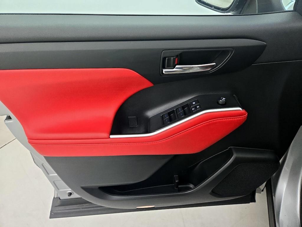 used 2022 Toyota Highlander car, priced at $36,998