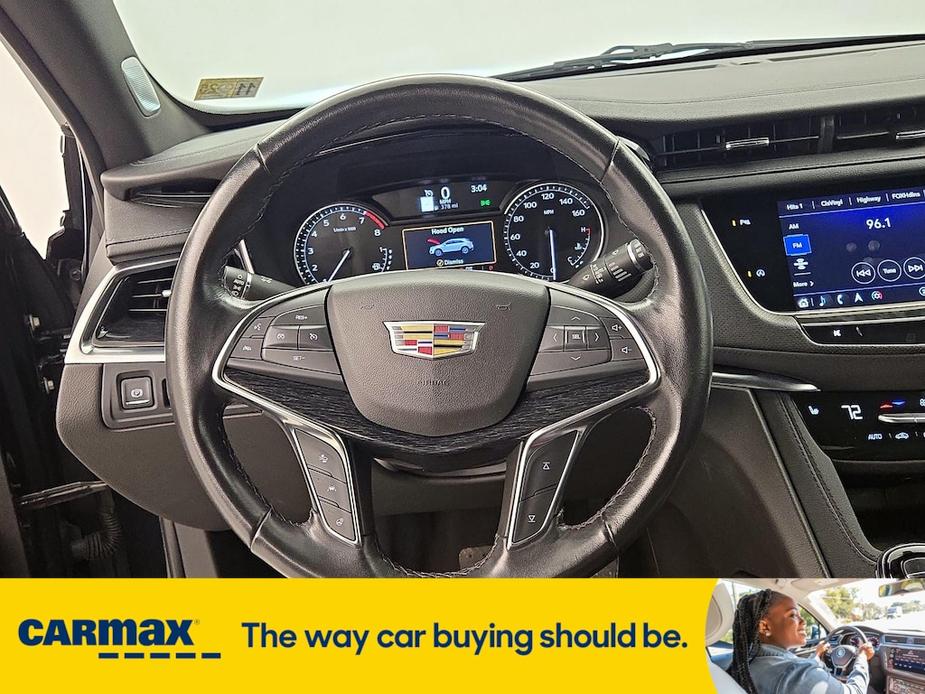 used 2023 Cadillac XT5 car, priced at $32,998