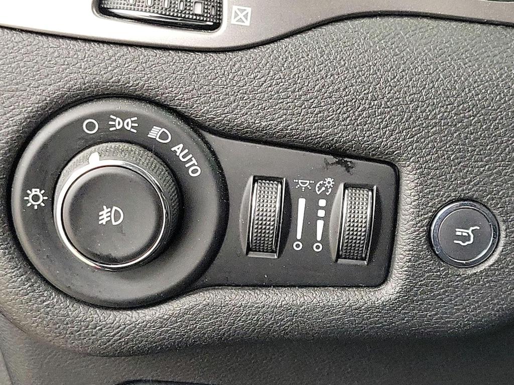 used 2019 Jeep Cherokee car, priced at $22,998