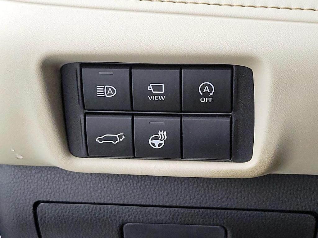 used 2023 Toyota Highlander car, priced at $49,998