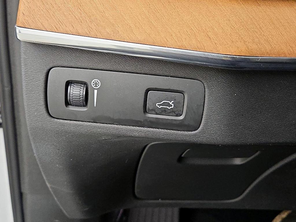 used 2021 Volvo XC90 car, priced at $30,998