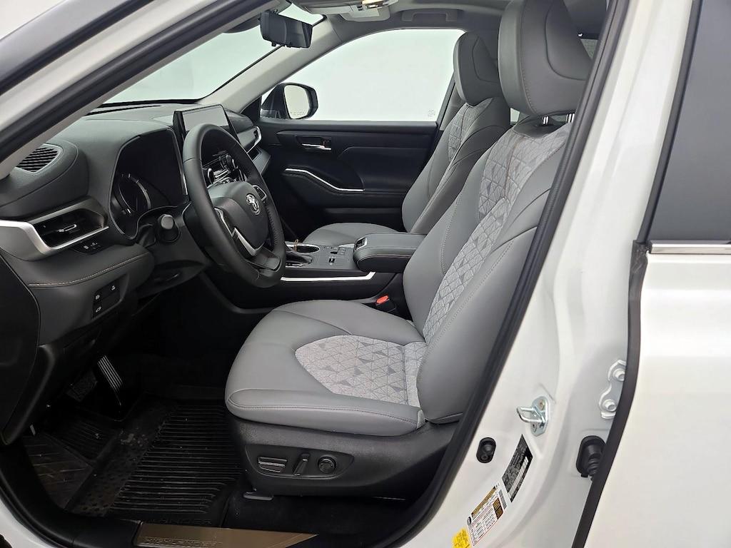 used 2023 Toyota Highlander Hybrid car, priced at $50,998