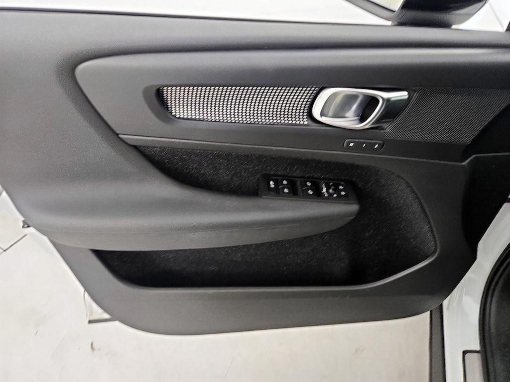 used 2020 Volvo XC40 car, priced at $21,998