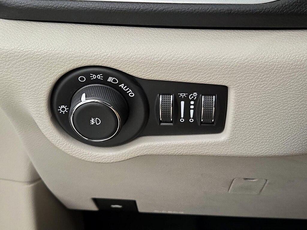 used 2020 Chrysler Pacifica car, priced at $27,998