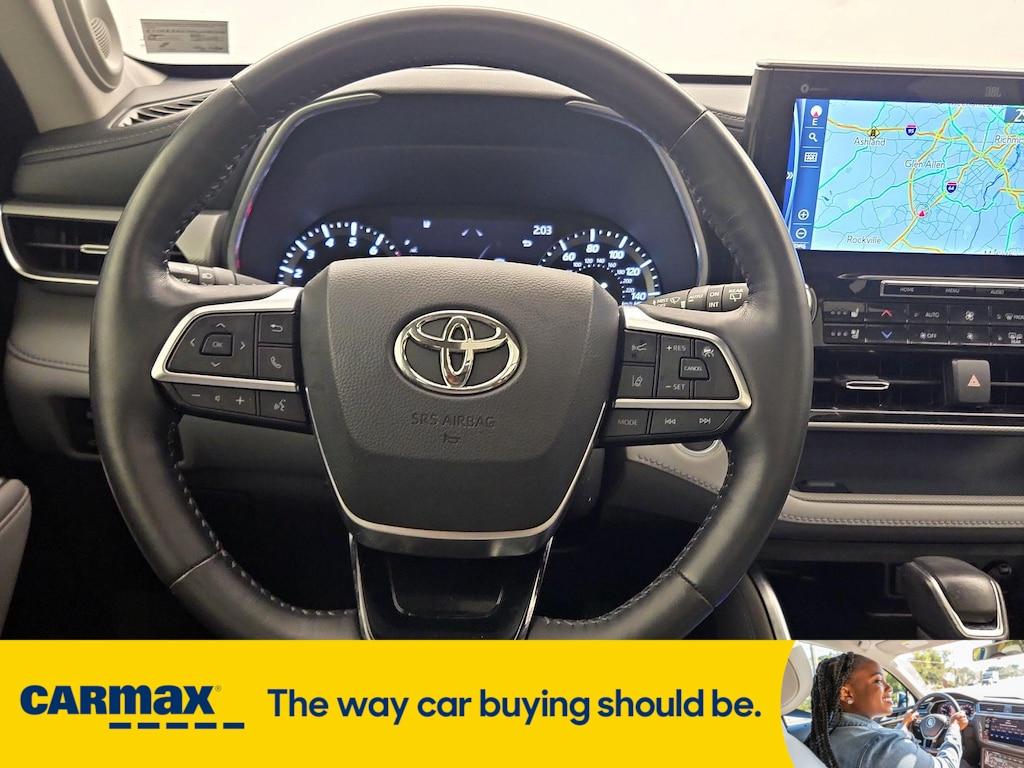 used 2021 Toyota Highlander car, priced at $42,998
