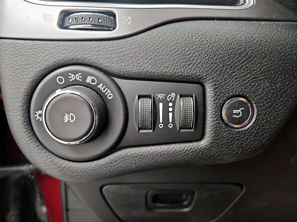 used 2019 Jeep Cherokee car, priced at $18,998