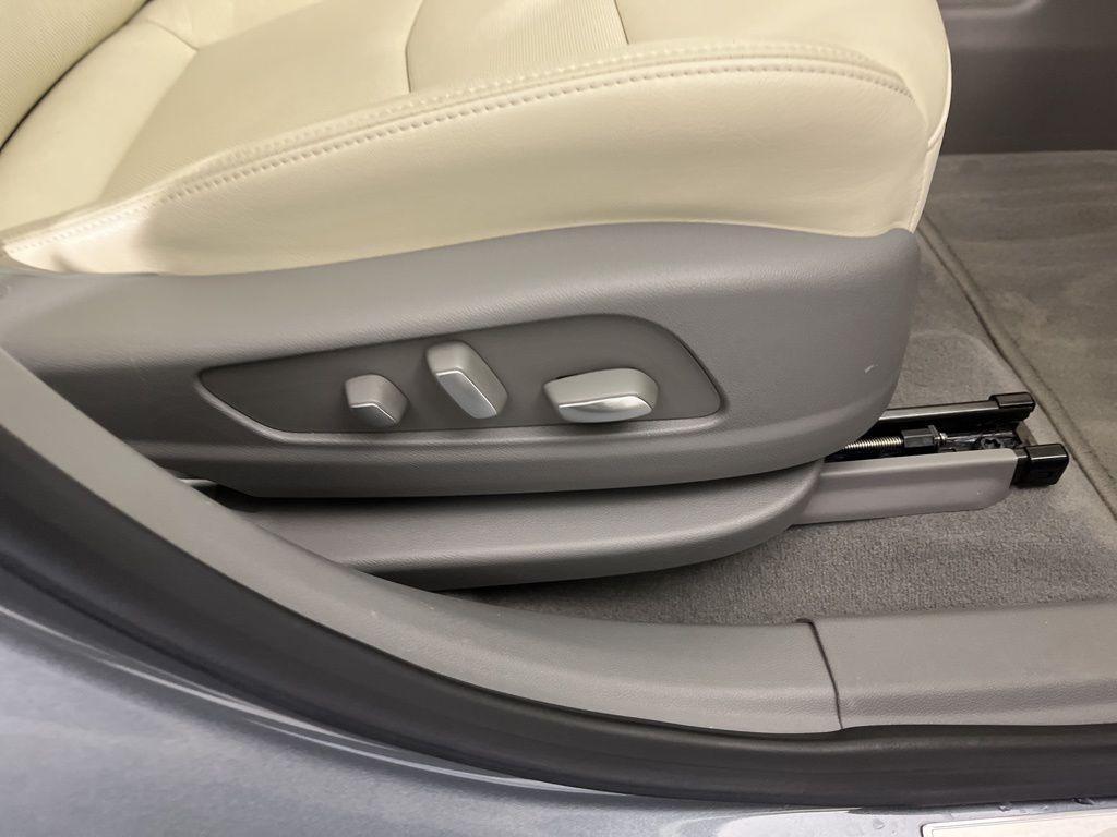 used 2020 Cadillac XT6 car, priced at $26,998