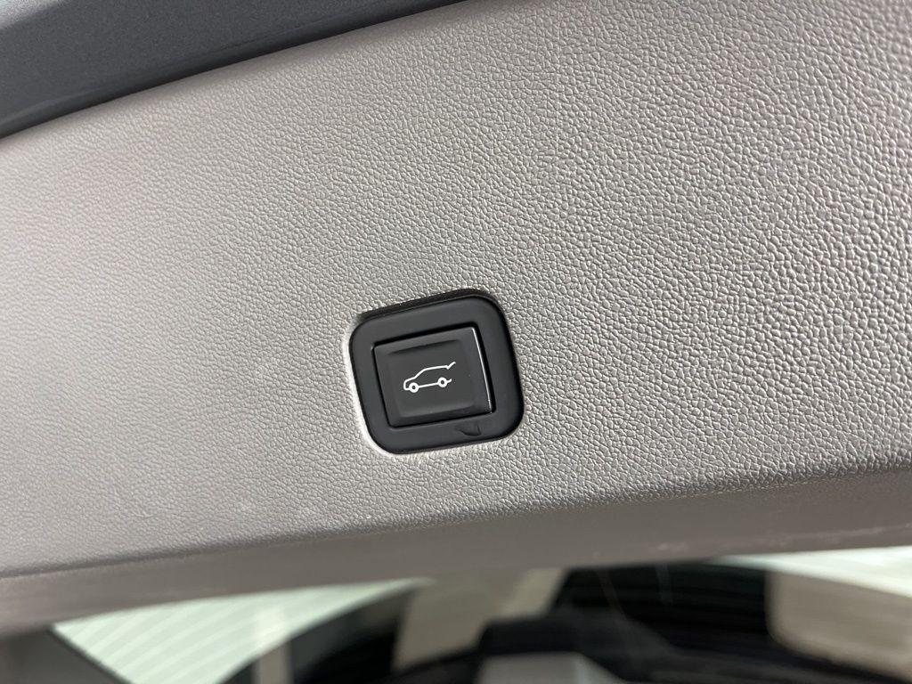 used 2020 Cadillac XT6 car, priced at $26,998