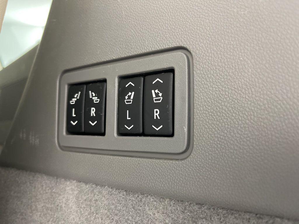 used 2020 Cadillac XT6 car, priced at $26,998