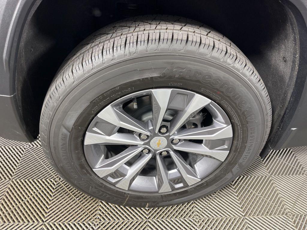 new 2026 Chevrolet Equinox car, priced at $29,995