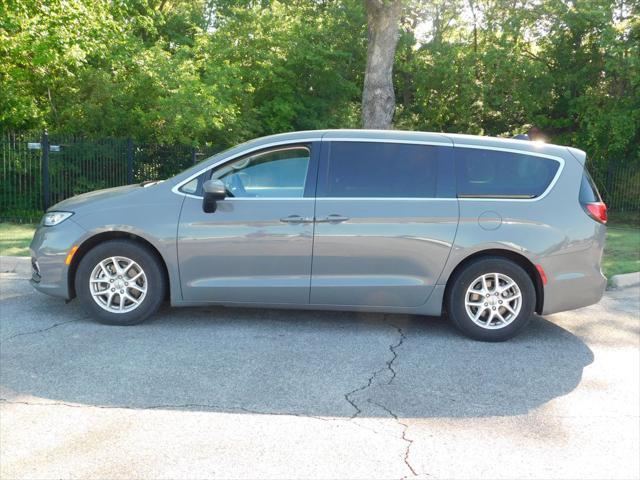 used 2023 Chrysler Pacifica car, priced at $24,995