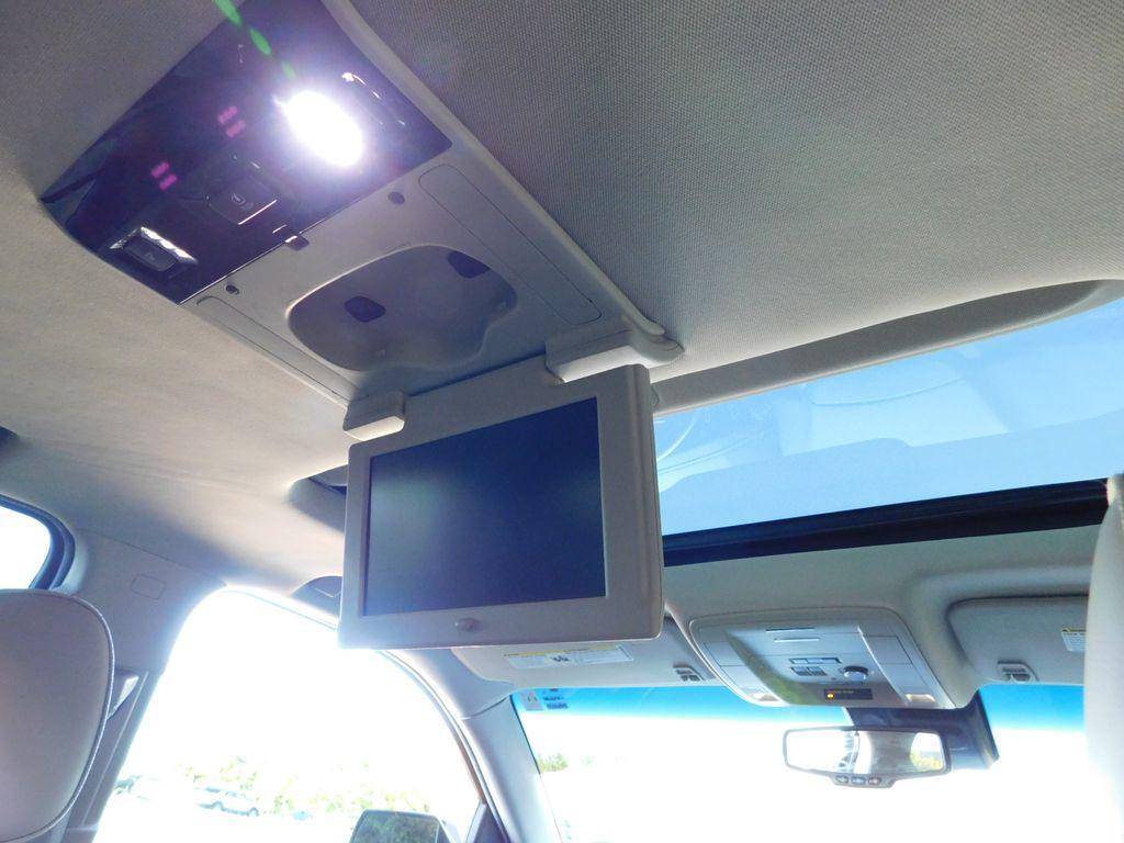 used 2018 GMC Yukon XL car, priced at $33,157