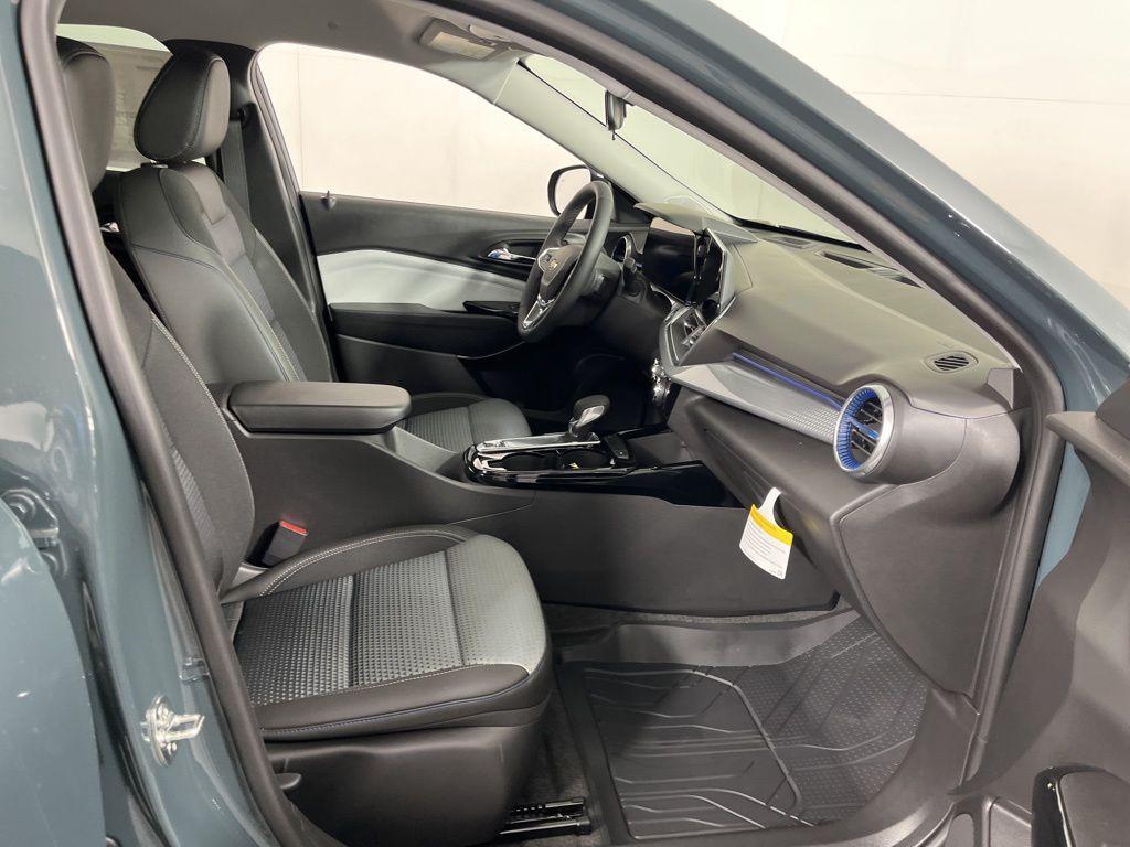 new 2025 Chevrolet Trax car, priced at $25,750
