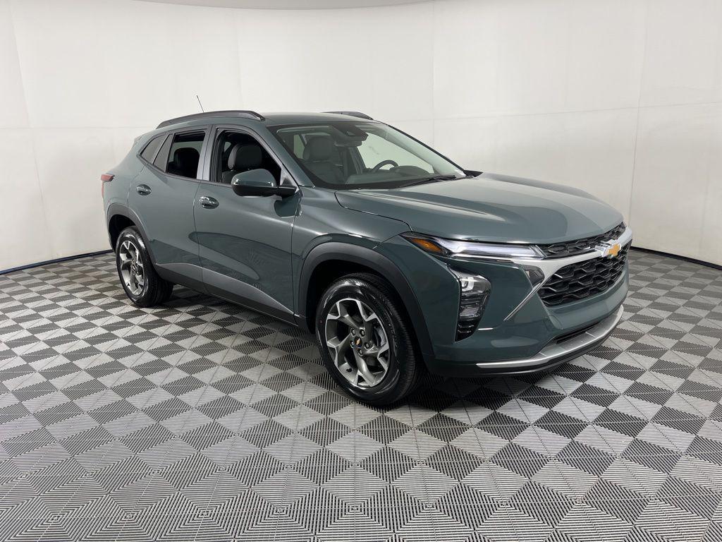new 2025 Chevrolet Trax car, priced at $25,750