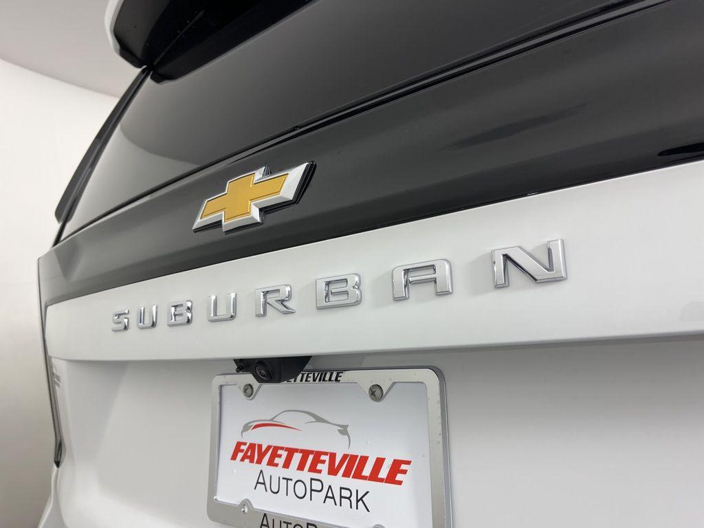 new 2025 Chevrolet Suburban car, priced at $69,380