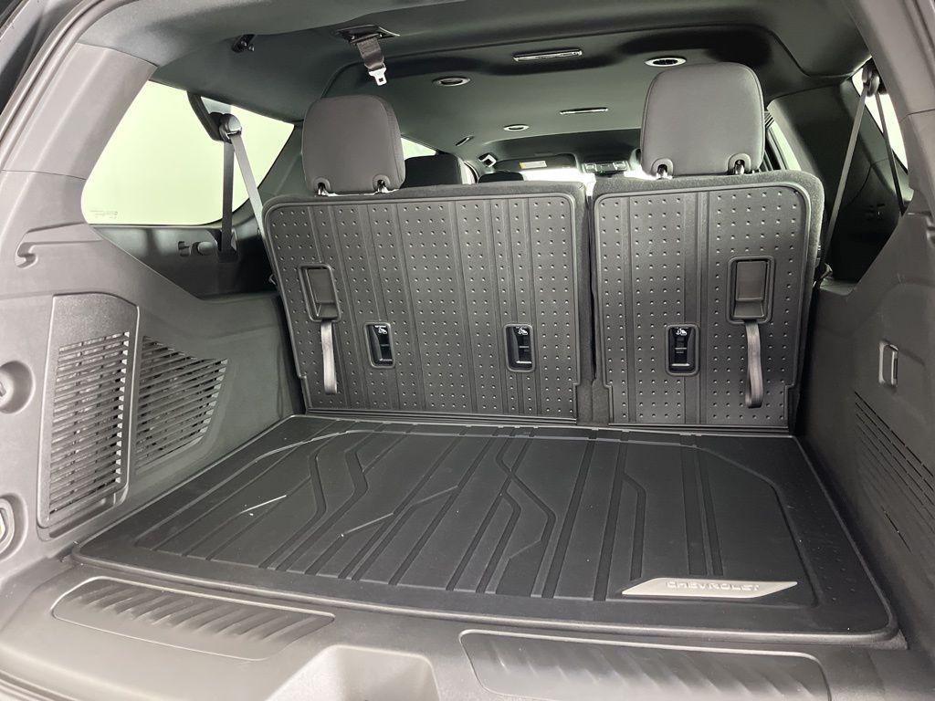 new 2025 Chevrolet Suburban car, priced at $69,380