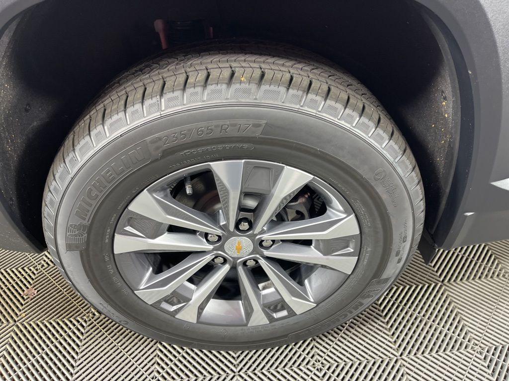 new 2026 Chevrolet Equinox car, priced at $32,820